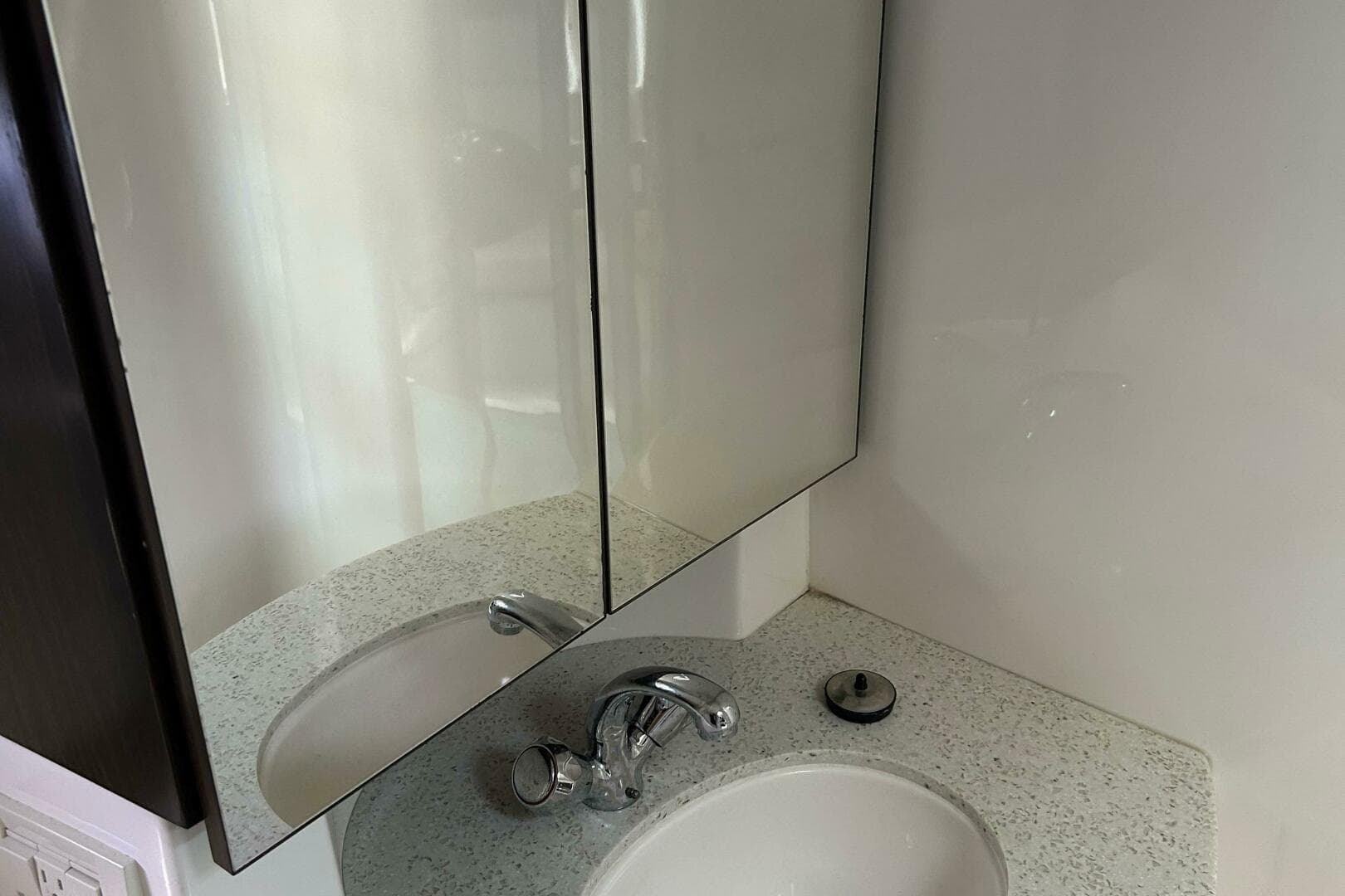 2016 Regal 35 Sport Coupe — photo 10