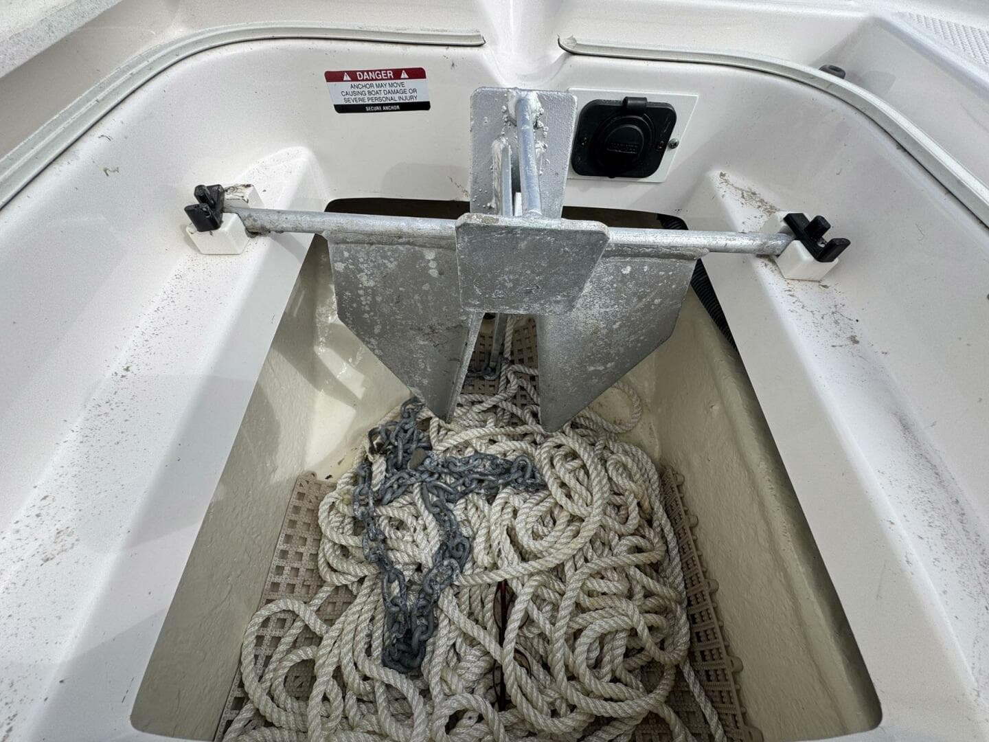 2021 Robalo 246 Cayman — photo 20