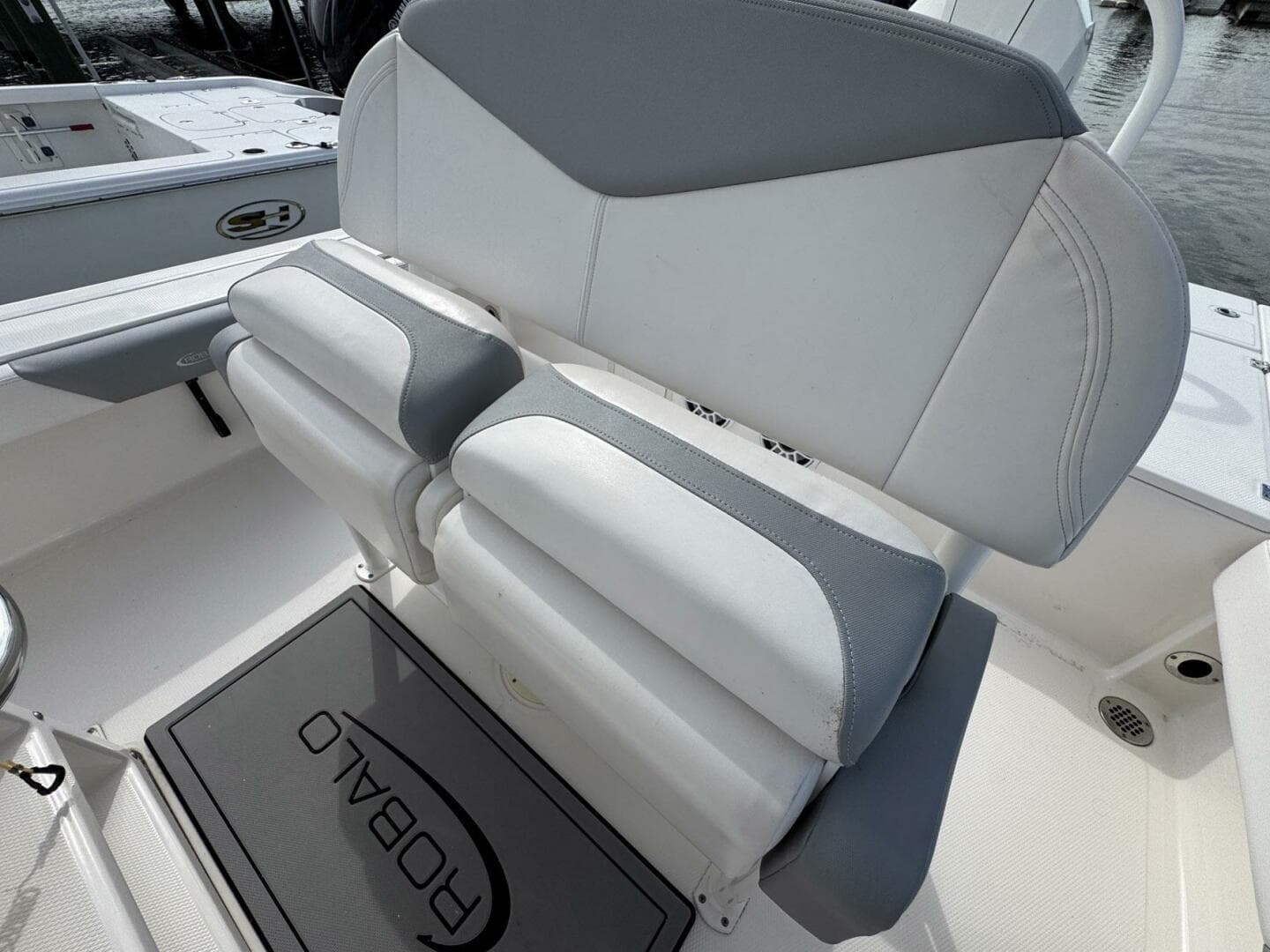 2021 Robalo 246 Cayman — photo 36