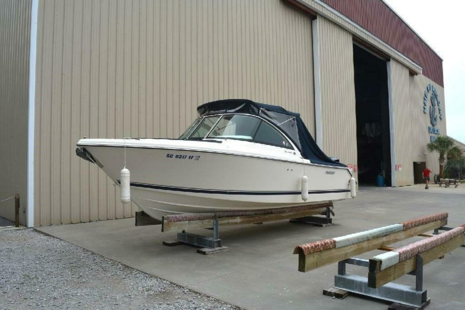 2011 Pursuit DC 265 Dual Console — photo 6