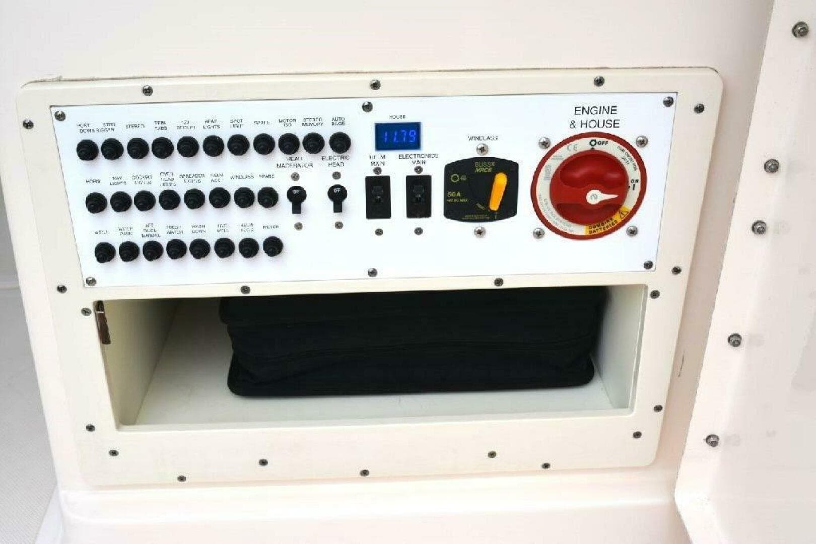 2011 Pursuit DC 265 Dual Console — photo 17