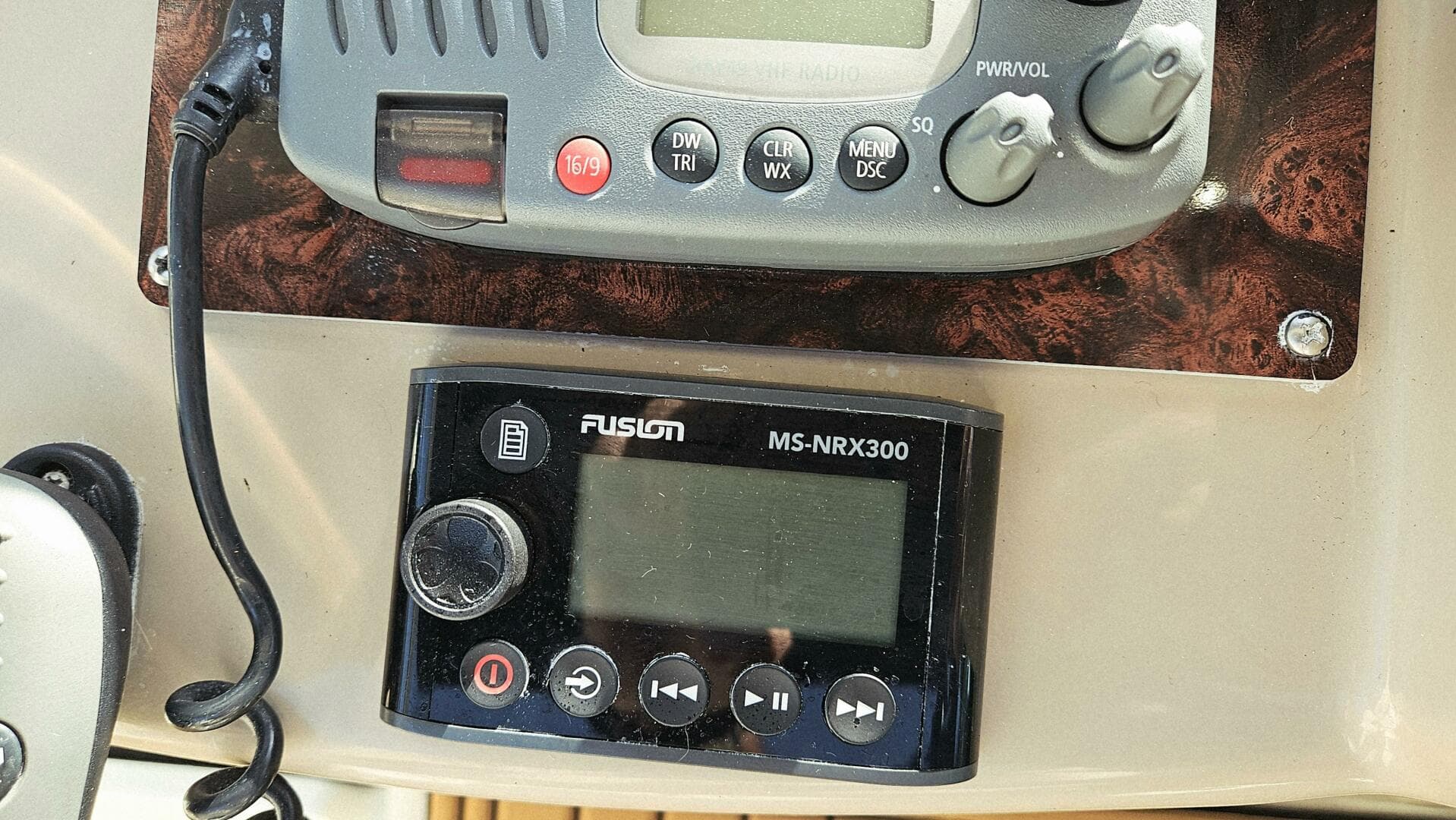 2003 Sea Ray 340 Sundancer — photo 18