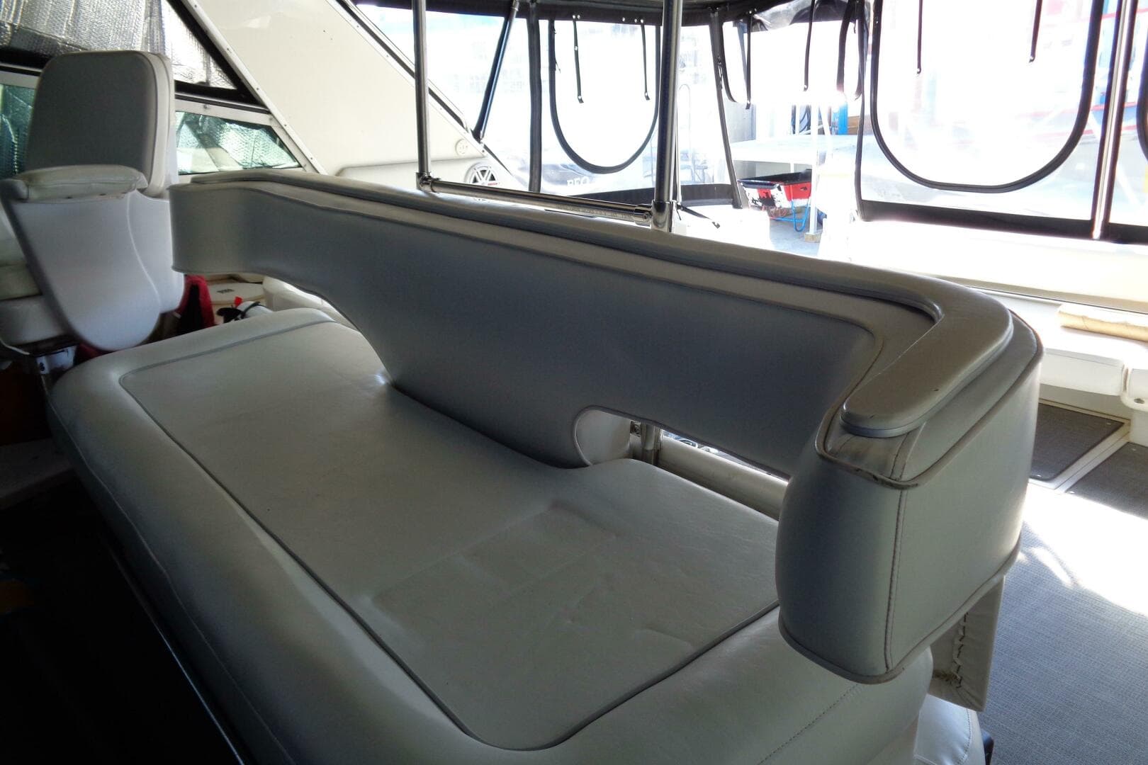1991 Sea Ray 480 Sundancer — photo 31