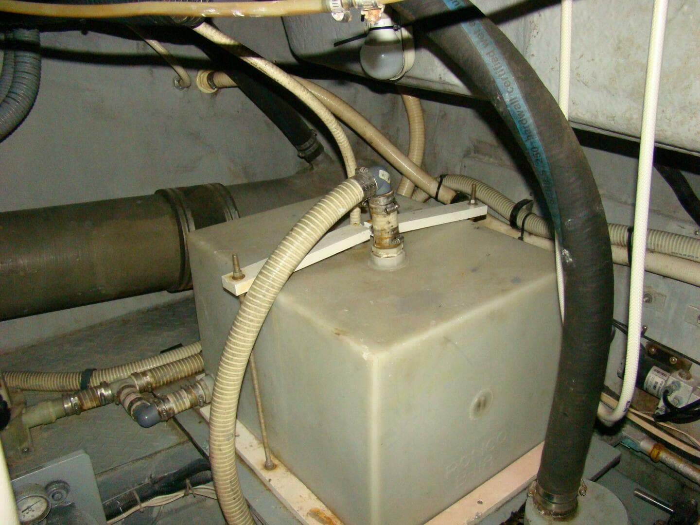 1991 Sea Ray 480 Sundancer — photo 44