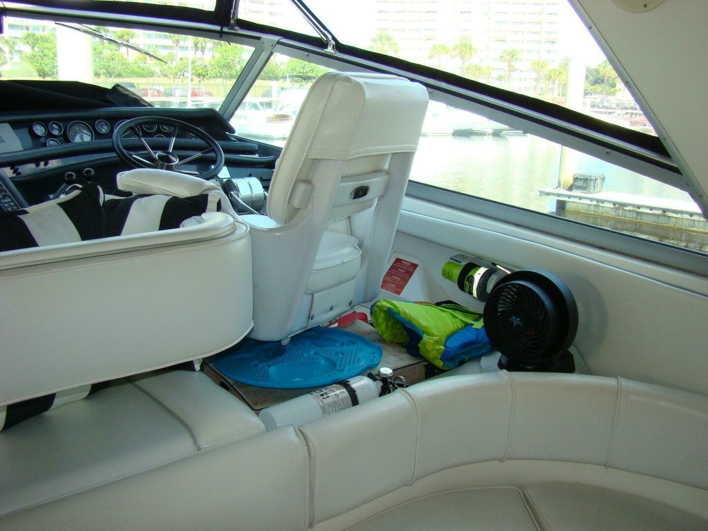 1991 Sea Ray 480 Sundancer — photo 12