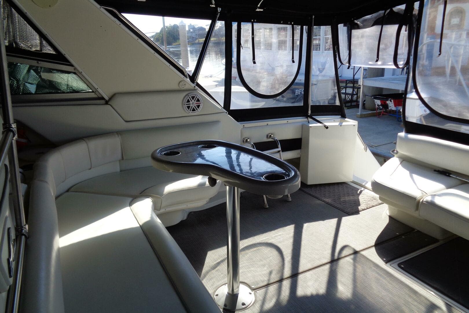 1991 Sea Ray 480 Sundancer — photo 21