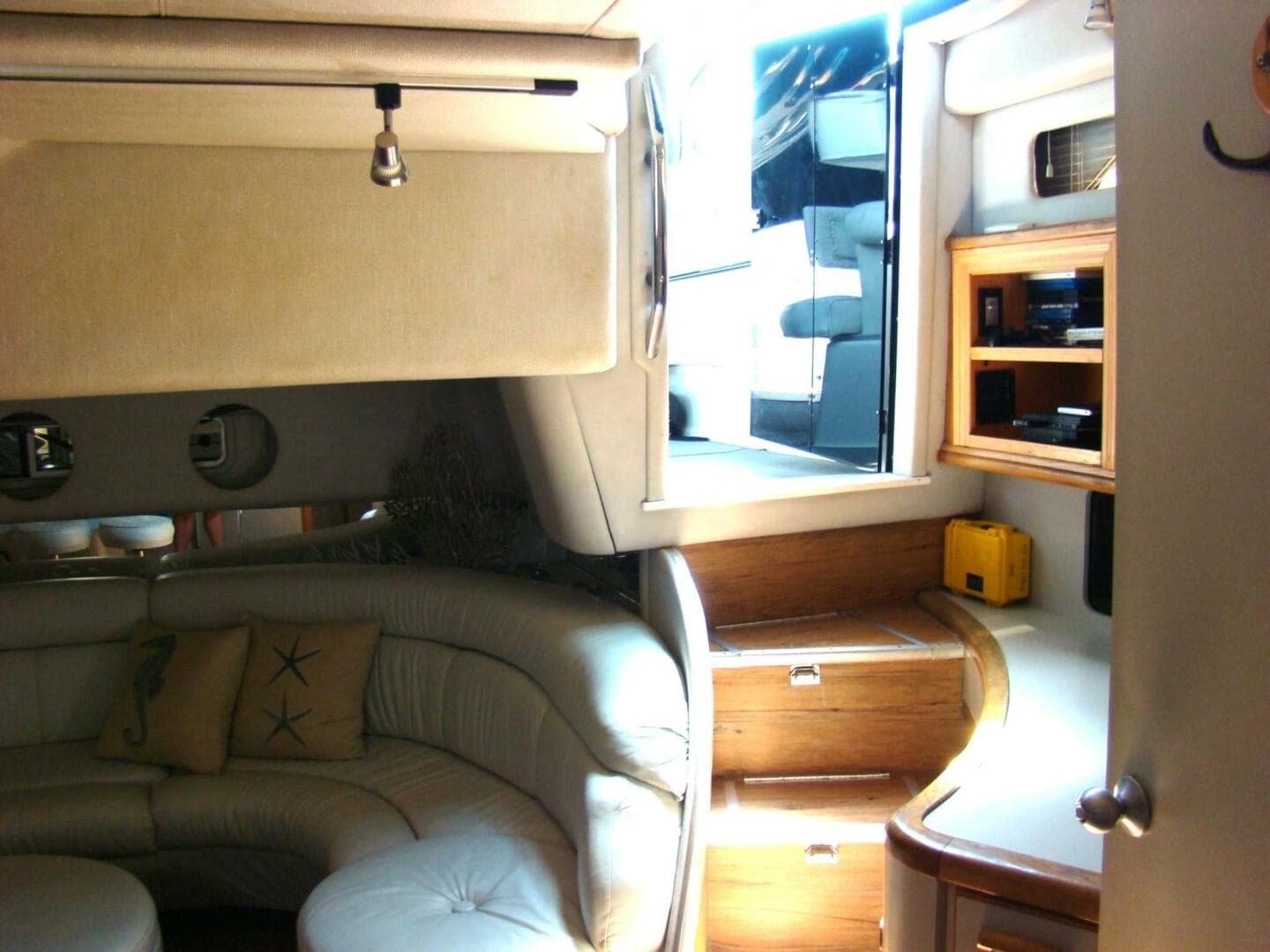 1991 Sea Ray 480 Sundancer — photo 33