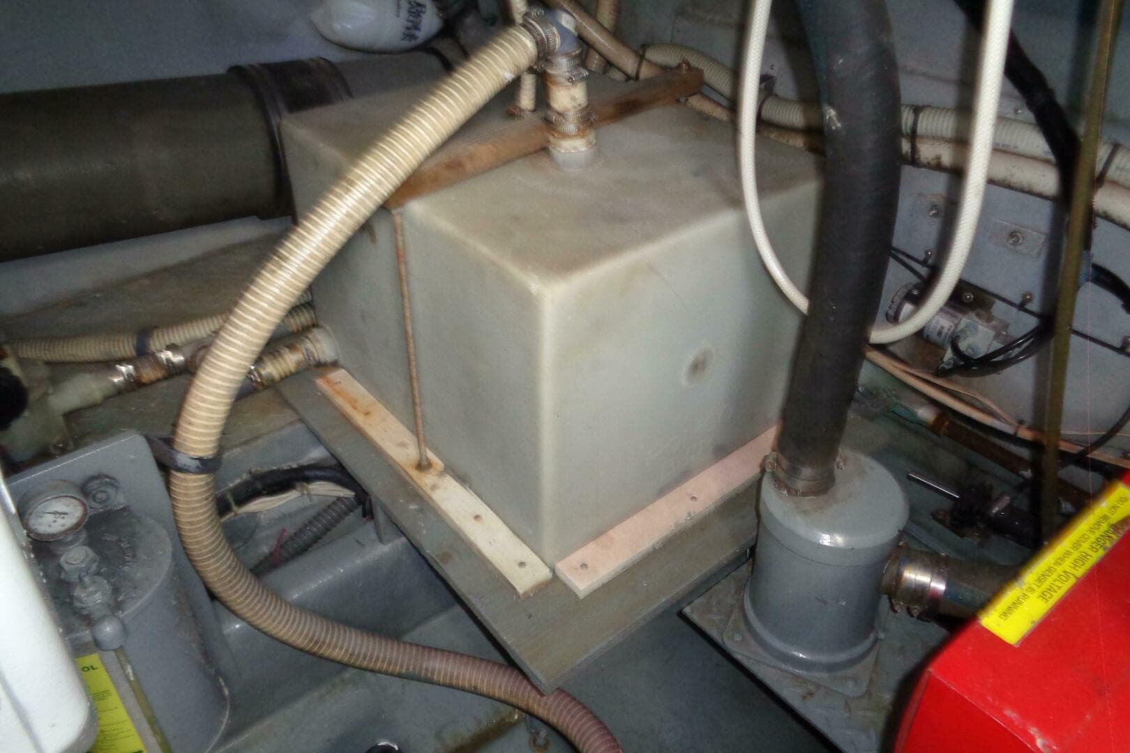 1991 Sea Ray 480 Sundancer — photo 75