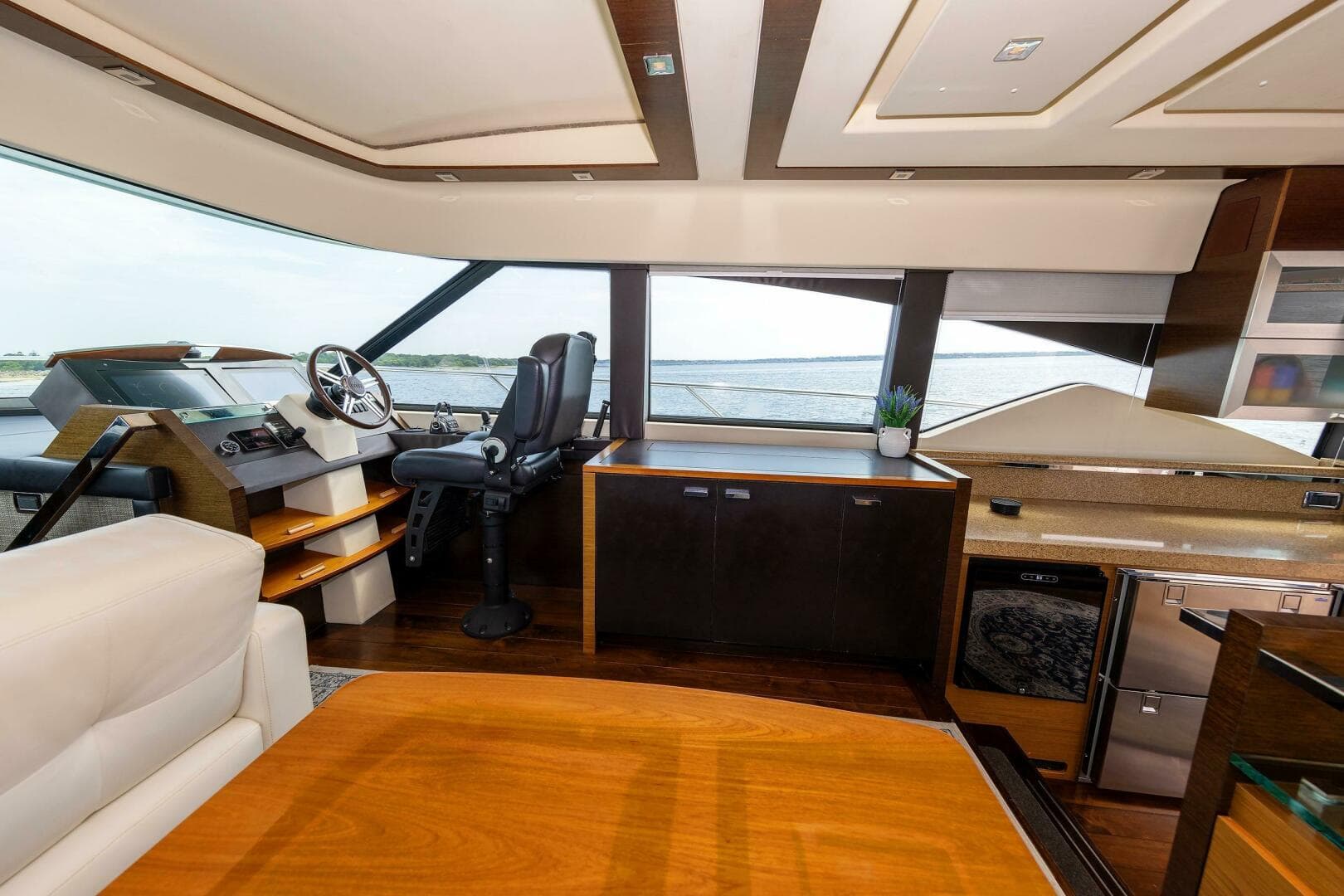 2014 Tiara Yachts 5000 Express — photo 26