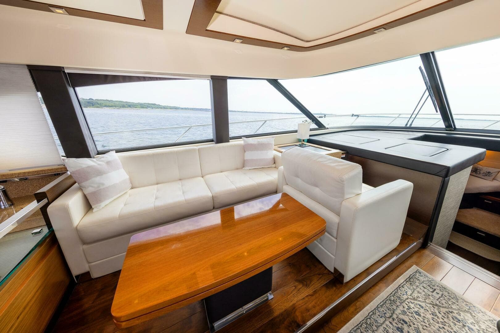 2014 Tiara Yachts 5000 Express — photo 21