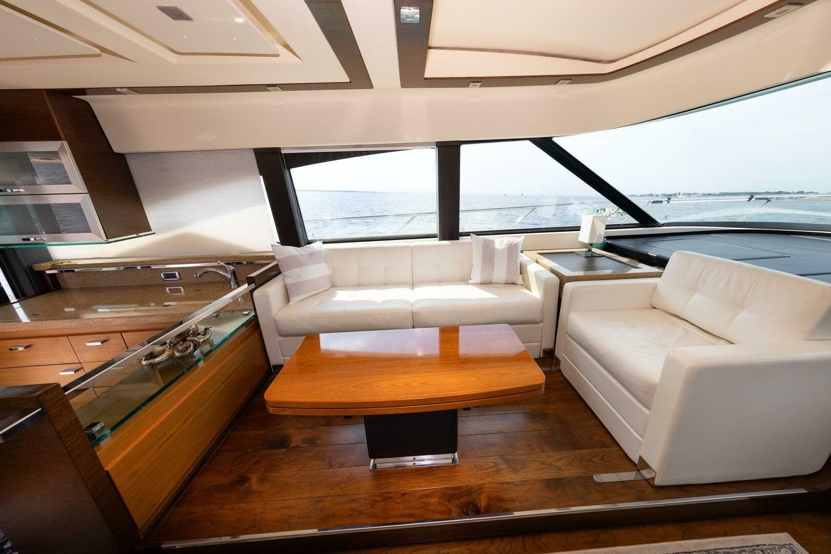 2014 Tiara Yachts 5000 Express — photo 23