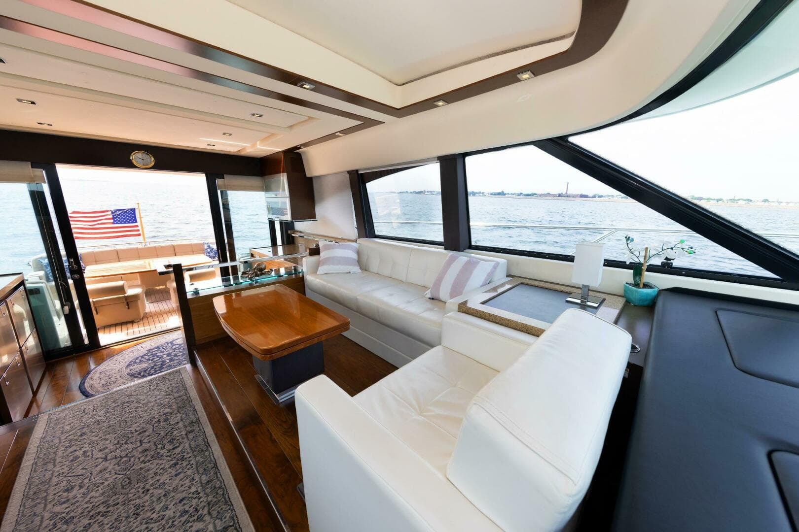 2014 Tiara Yachts 5000 Express — photo 22