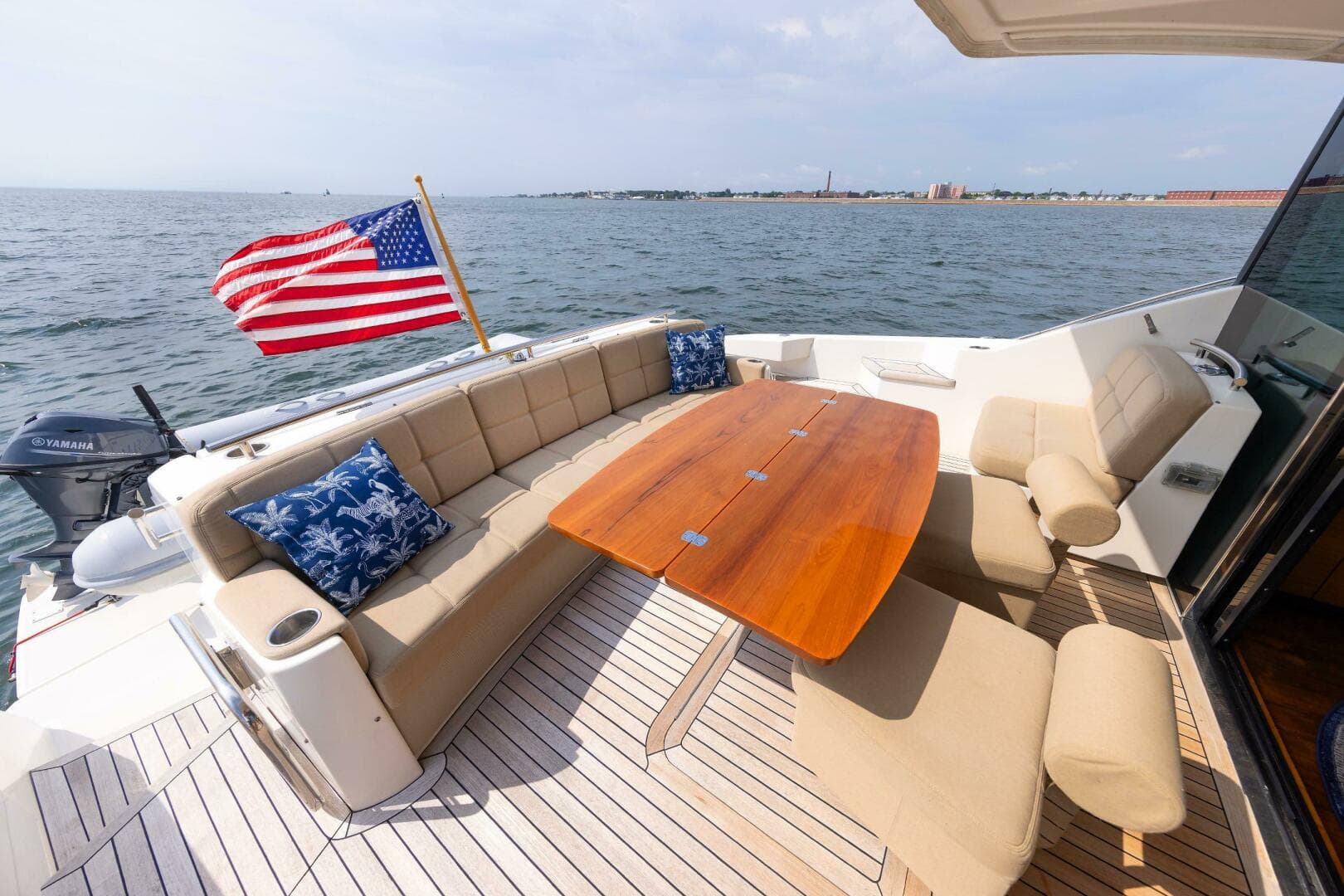 2014 Tiara Yachts 5000 Express — photo 2