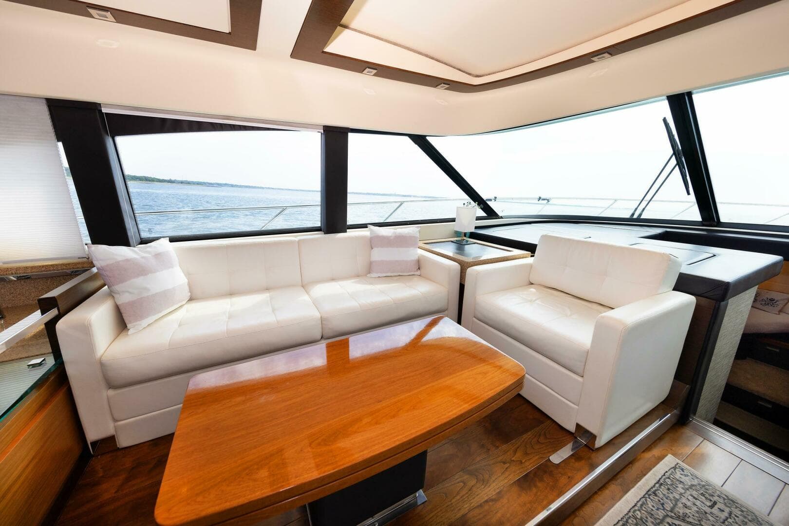 2014 Tiara Yachts 5000 Express — photo 20