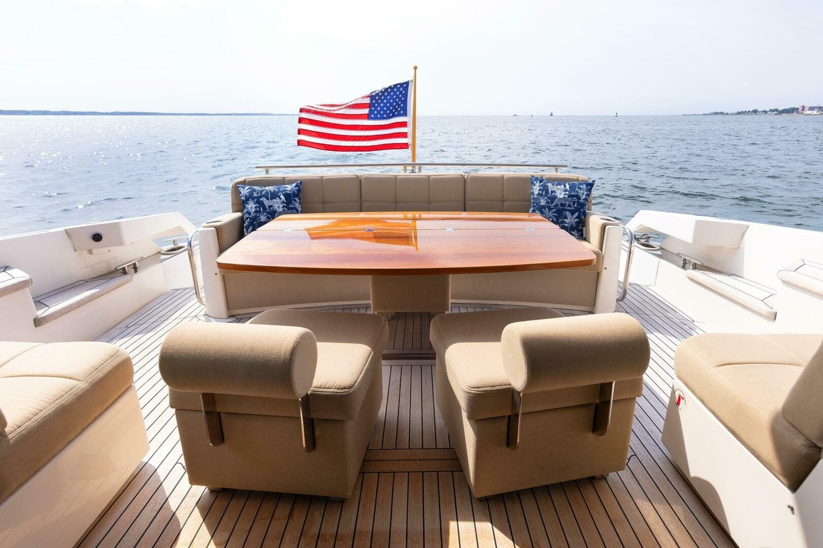 2014 Tiara Yachts 5000 Express — photo 8