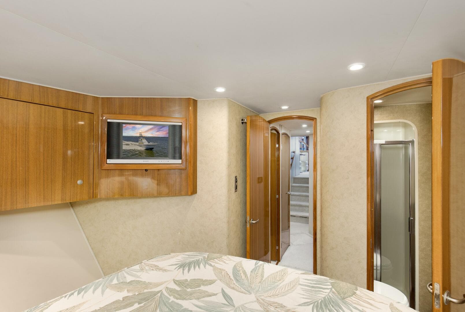 2007 Viking 64 Enclosed Bridge — photo 24