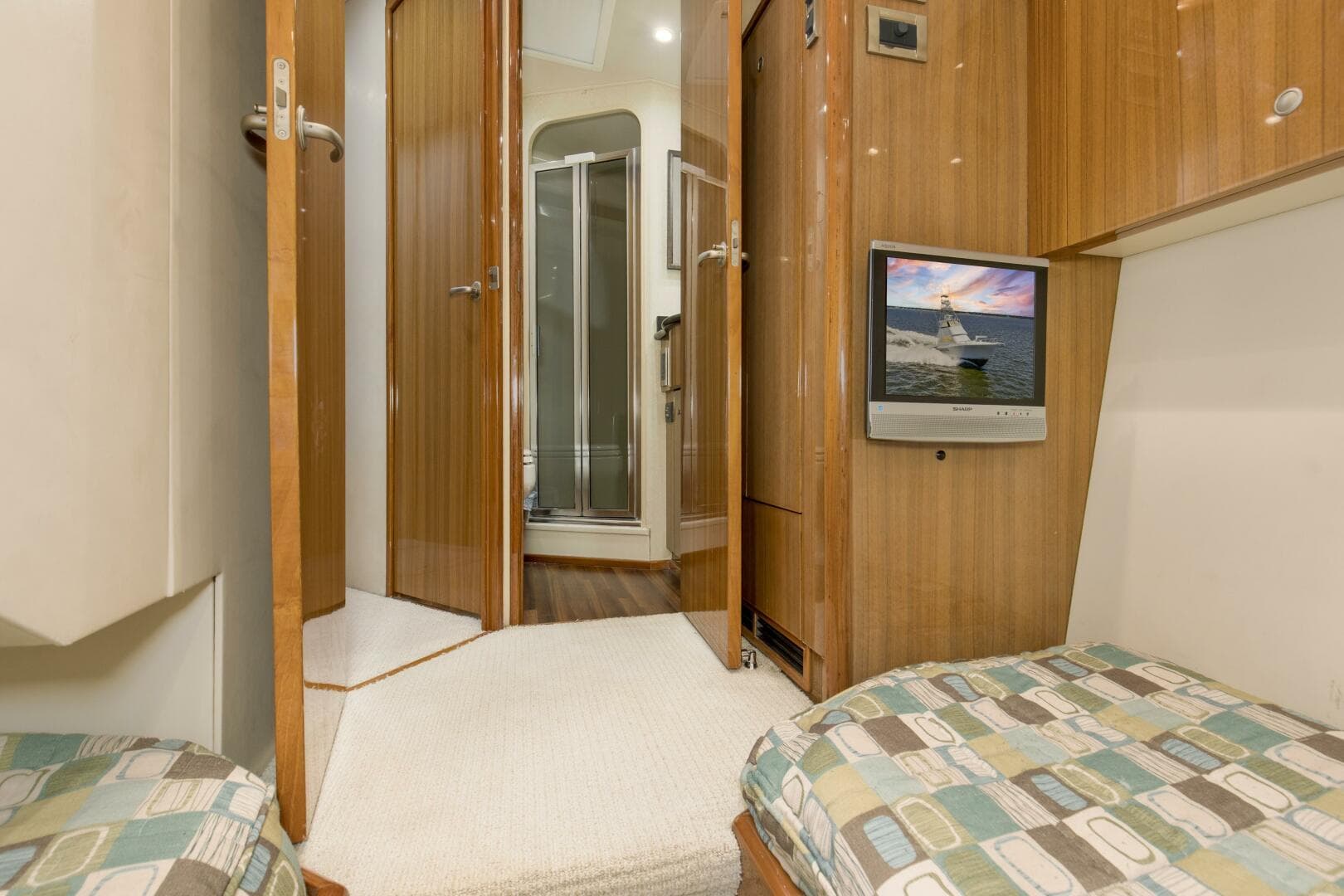 2007 Viking 64 Enclosed Bridge — photo 28