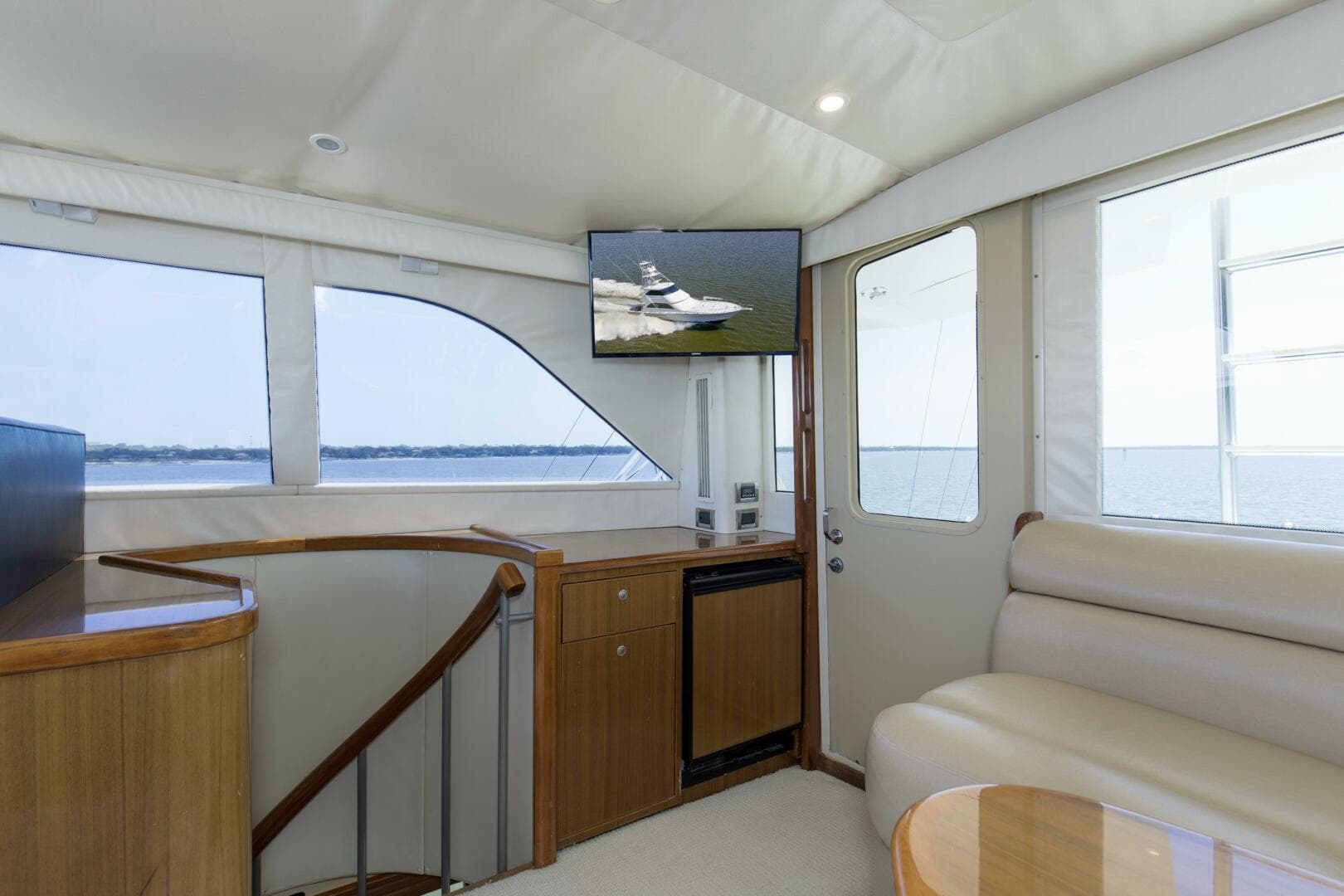 2007 Viking 64 Enclosed Bridge — photo 33