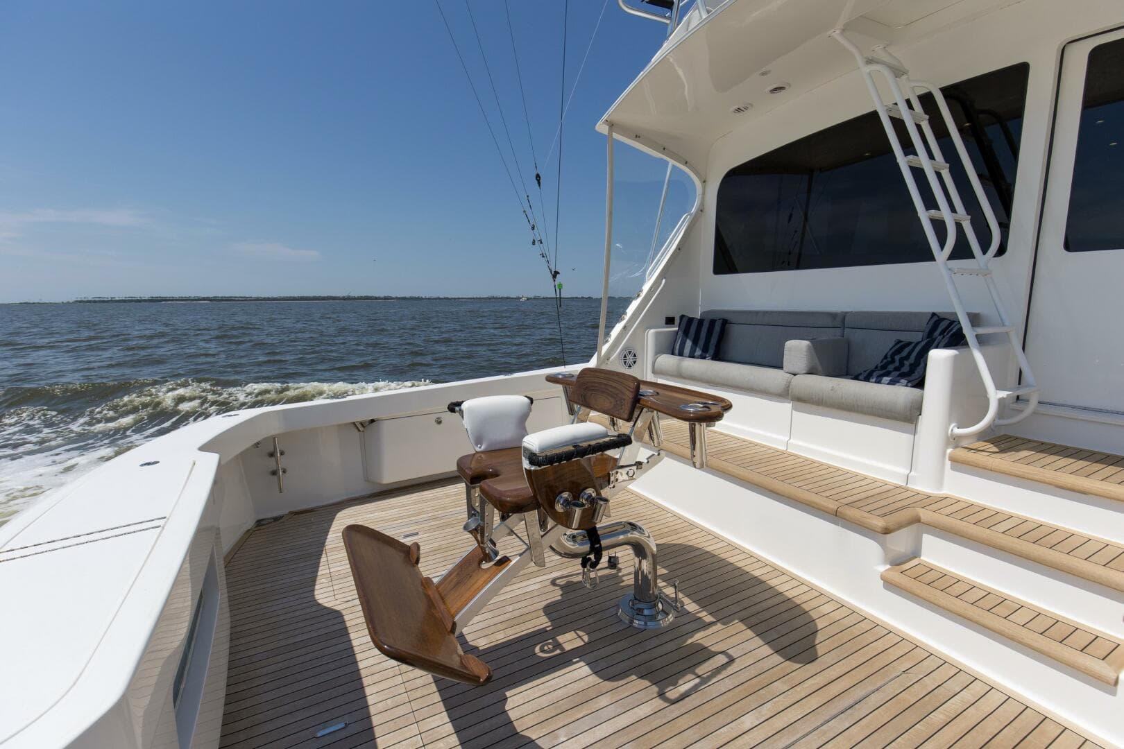 2007 Viking 64 Enclosed Bridge — photo 41