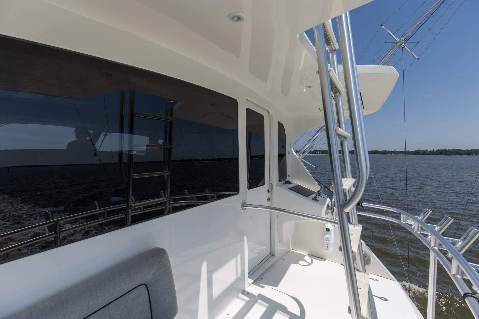 2007 Viking 64 Enclosed Bridge — photo 36