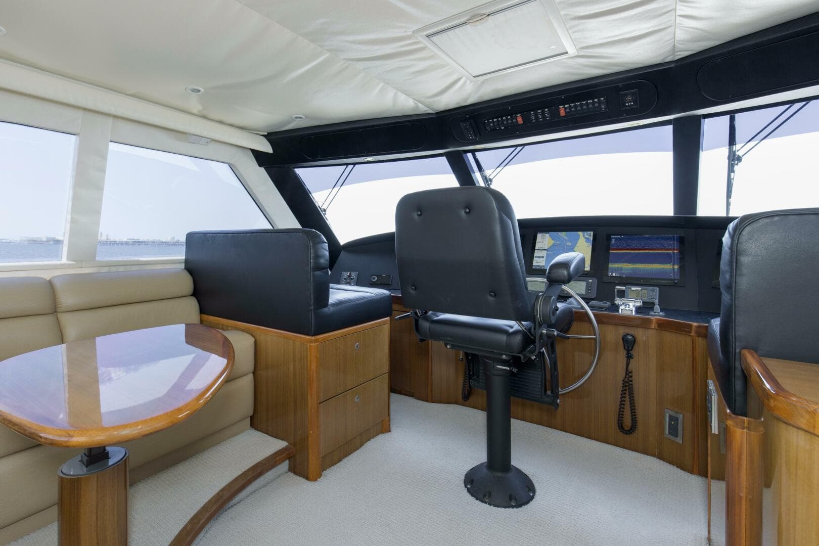 2007 Viking 64 Enclosed Bridge — photo 31