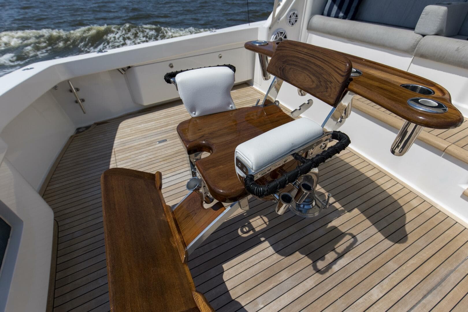 2007 Viking 64 Enclosed Bridge — photo 40