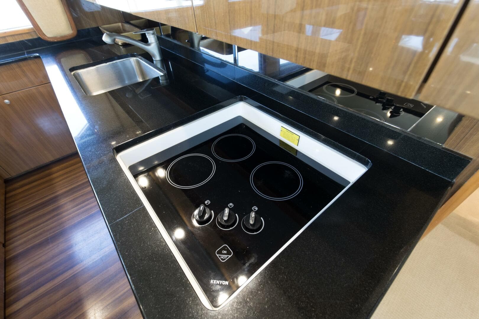 2007 Viking 64 Enclosed Bridge — photo 11