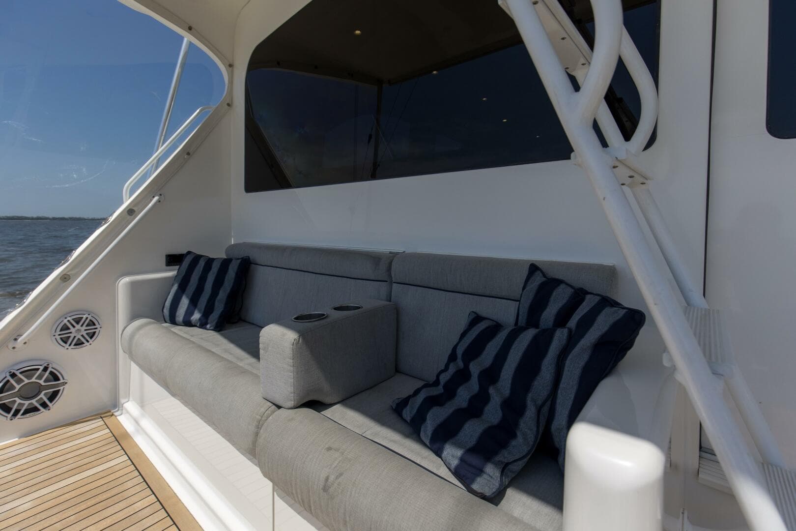 2007 Viking 64 Enclosed Bridge — photo 42