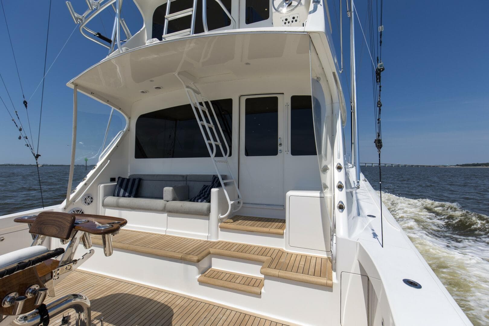 2007 Viking 64 Enclosed Bridge — photo 39