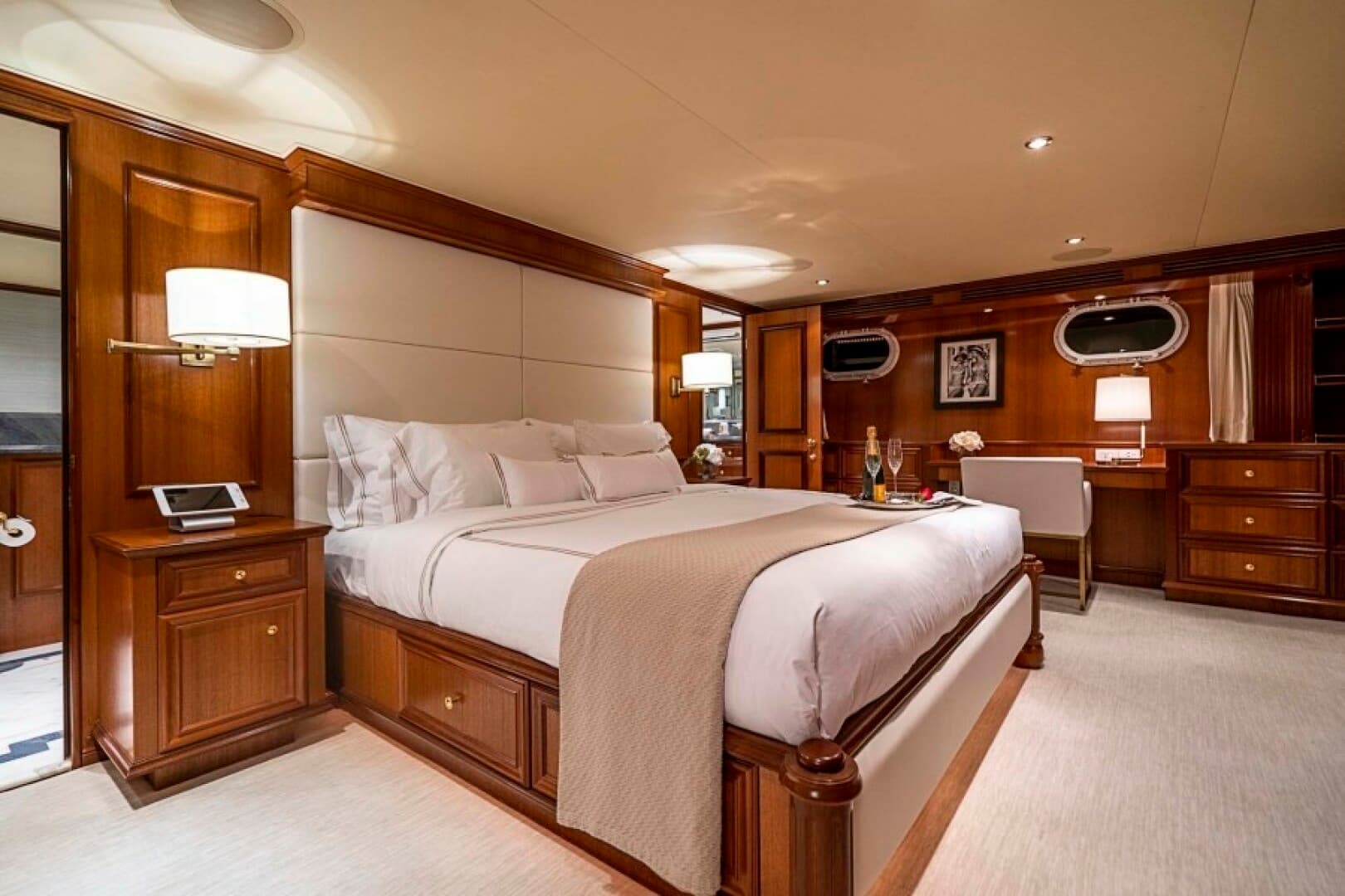 2000 Broward — photo 10