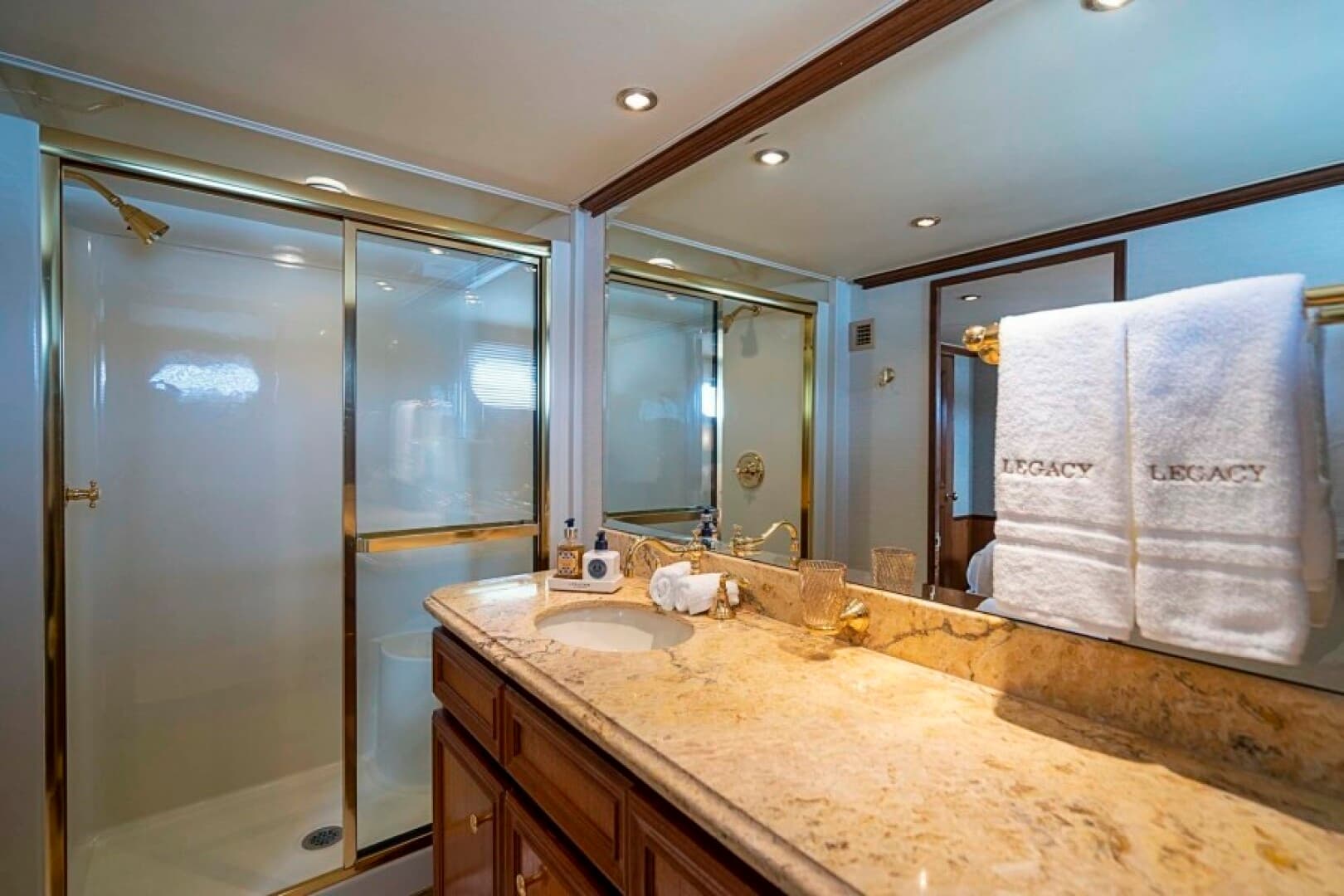 2000 Broward — photo 14