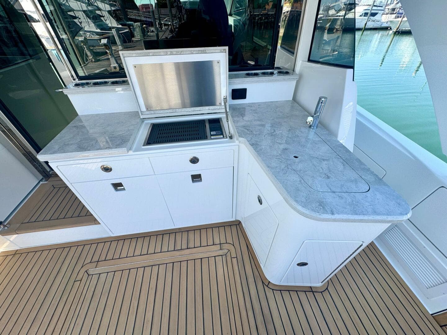 2027 Valhalla Boatworks V55 Sport Yacht — photo 27