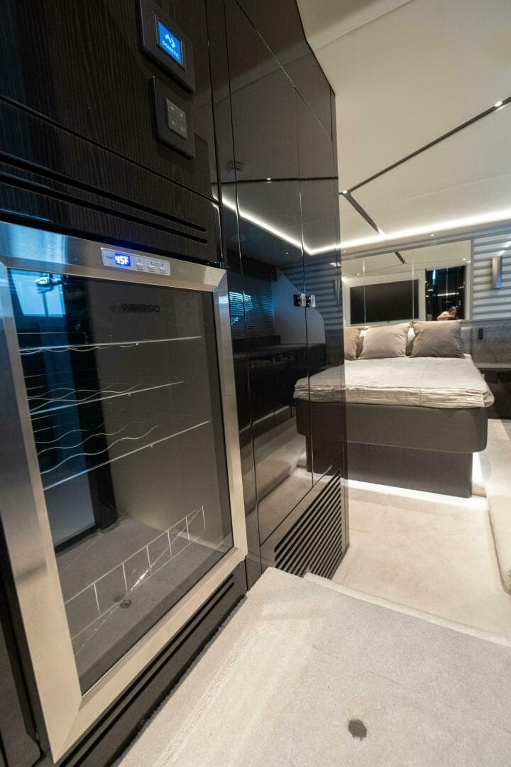 2026 Sunseeker 55 Predator — photo 10