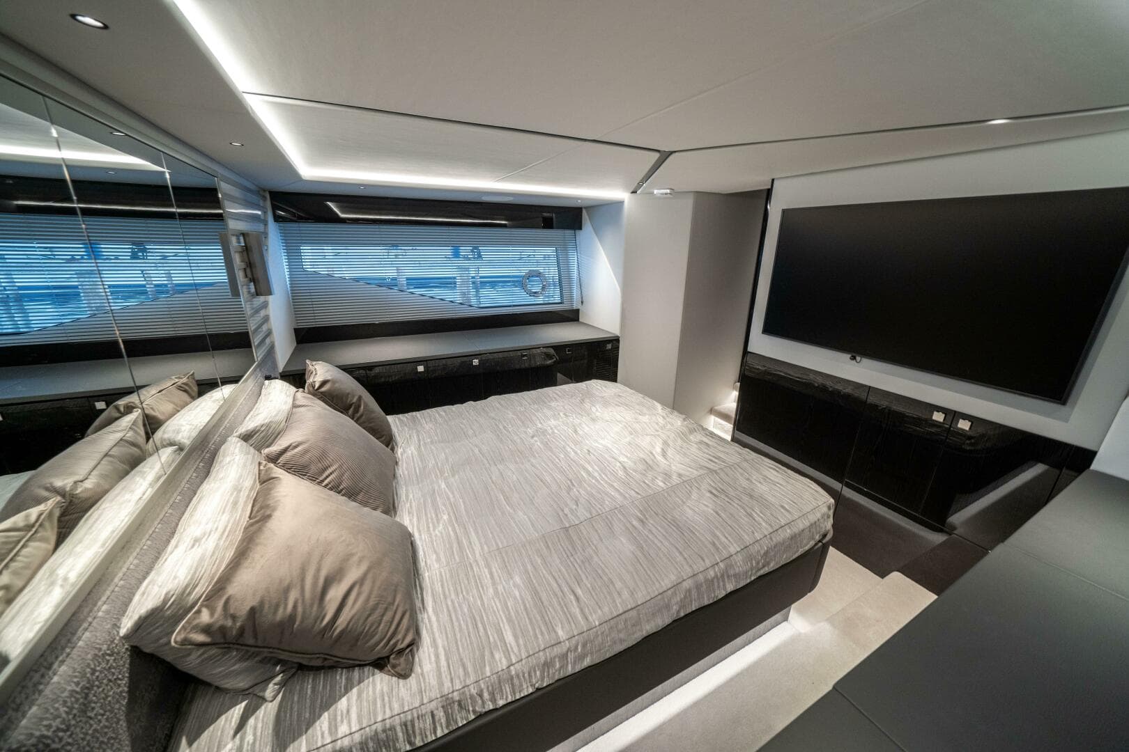 2026 Sunseeker 55 Predator — photo 4