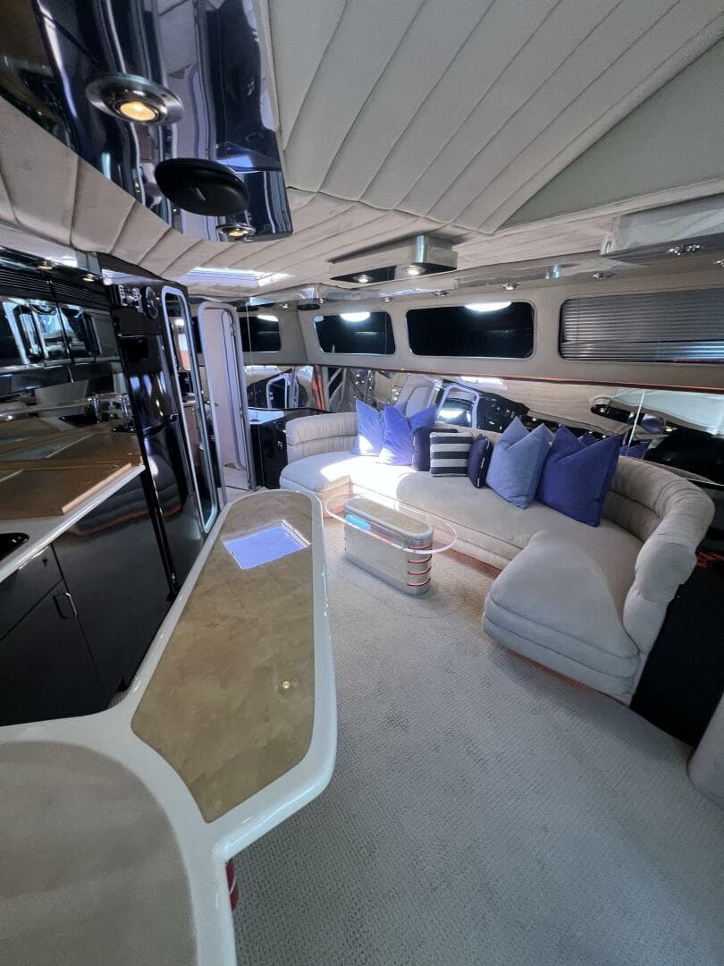 1990 Tempest 60 Express — photo 13