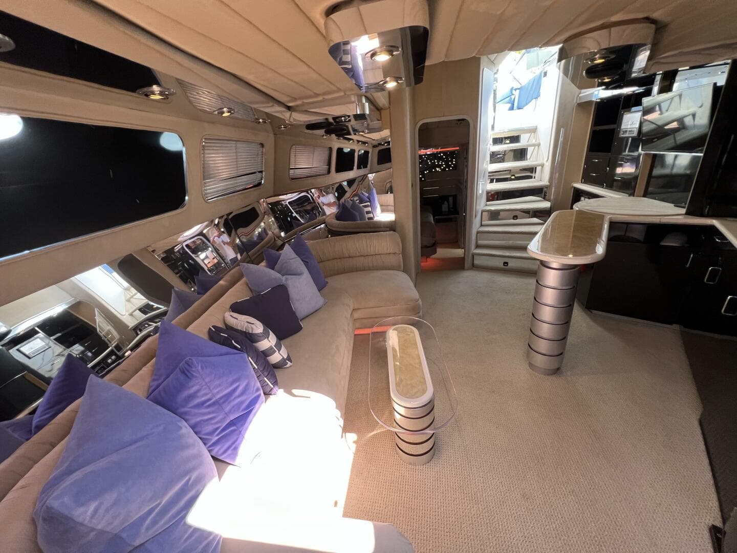 1990 Tempest 60 Express — photo 10