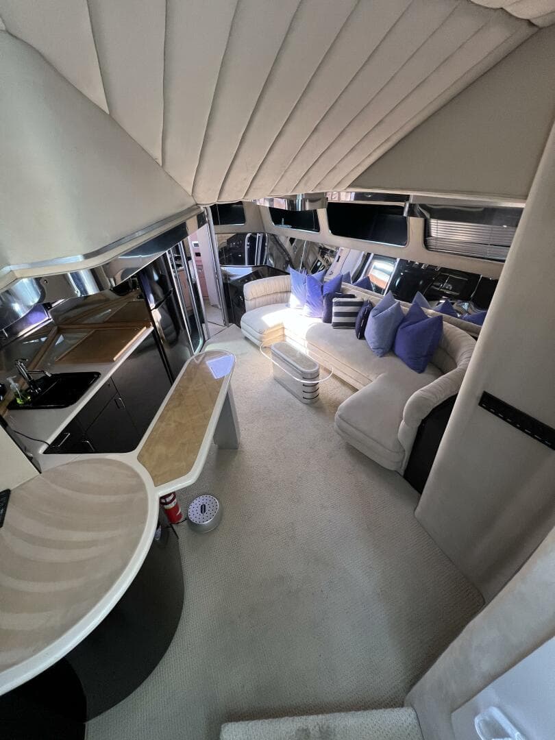 1990 Tempest 60 Express — photo 3