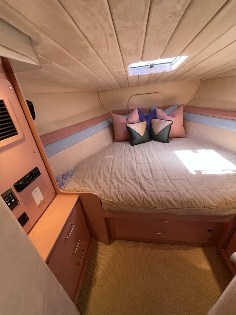 1990 Tempest 60 Express — photo 11