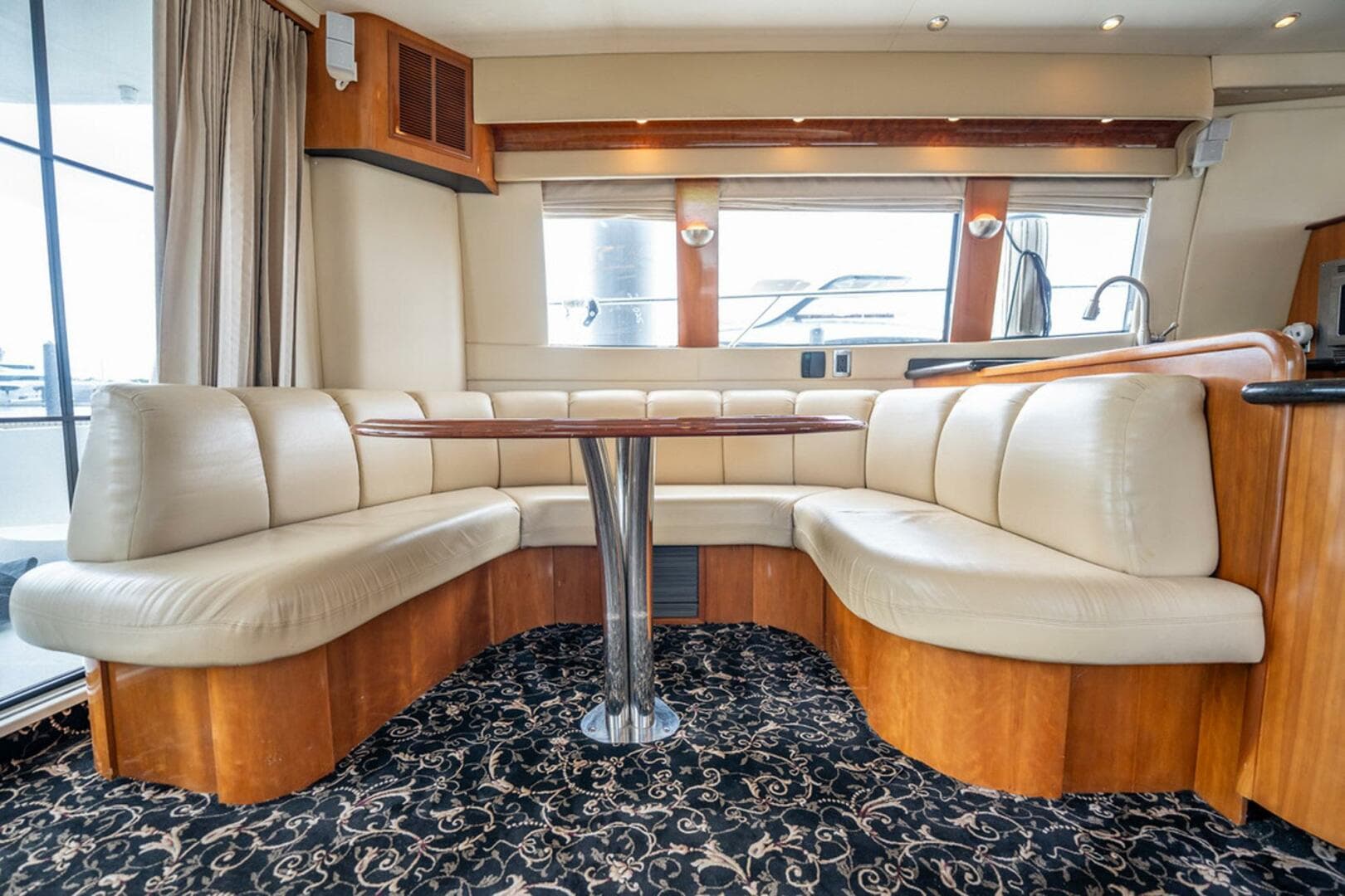 2005 Carver 56 Voyager — photo 14