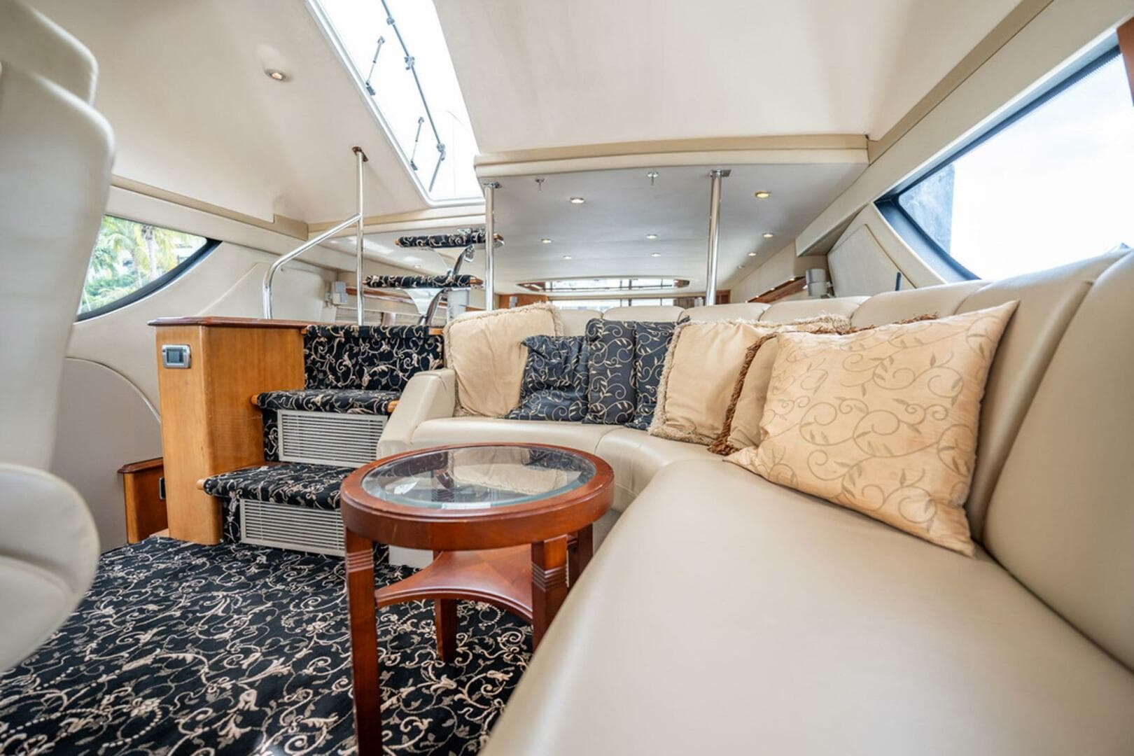 2005 Carver 56 Voyager — photo 21