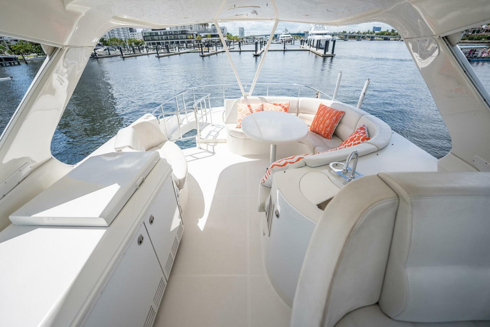 2005 Carver 56 Voyager — photo 7