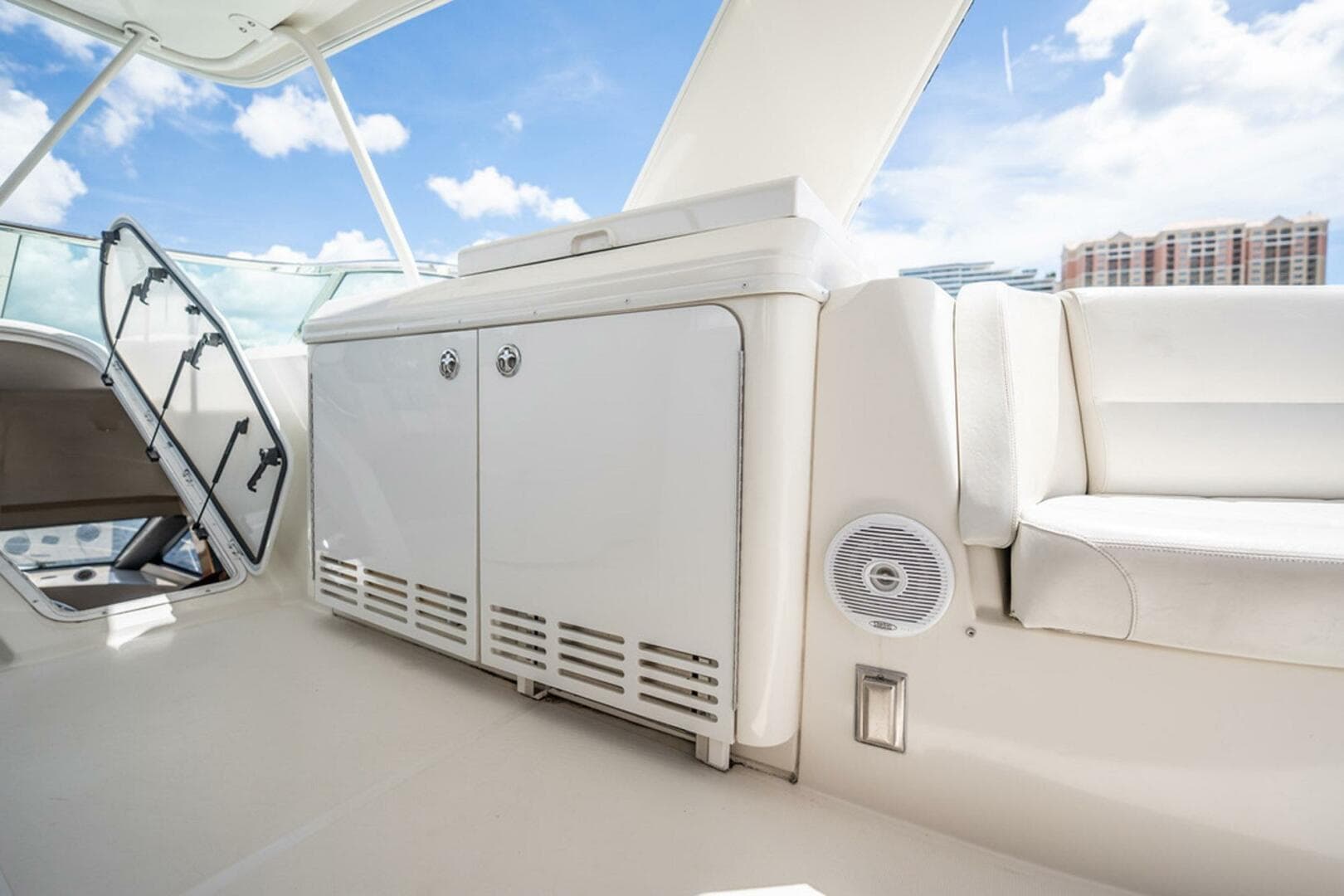 2005 Carver 56 Voyager — photo 10