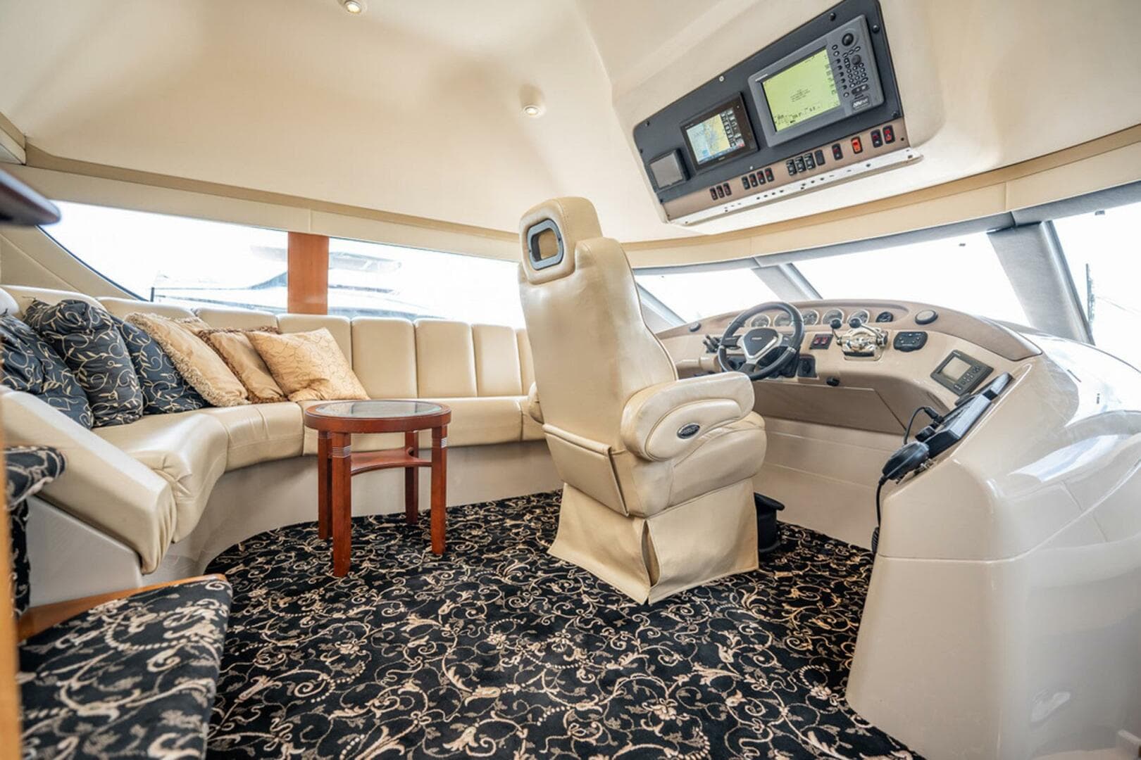 2005 Carver 56 Voyager — photo 18