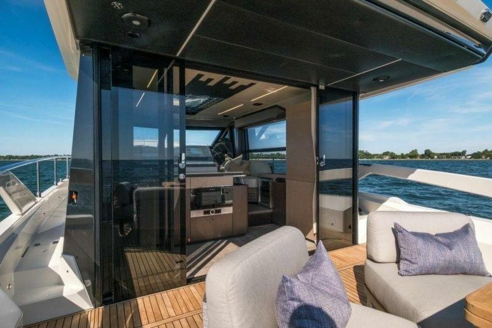 2026 Absolute 48 Coupe — photo 11