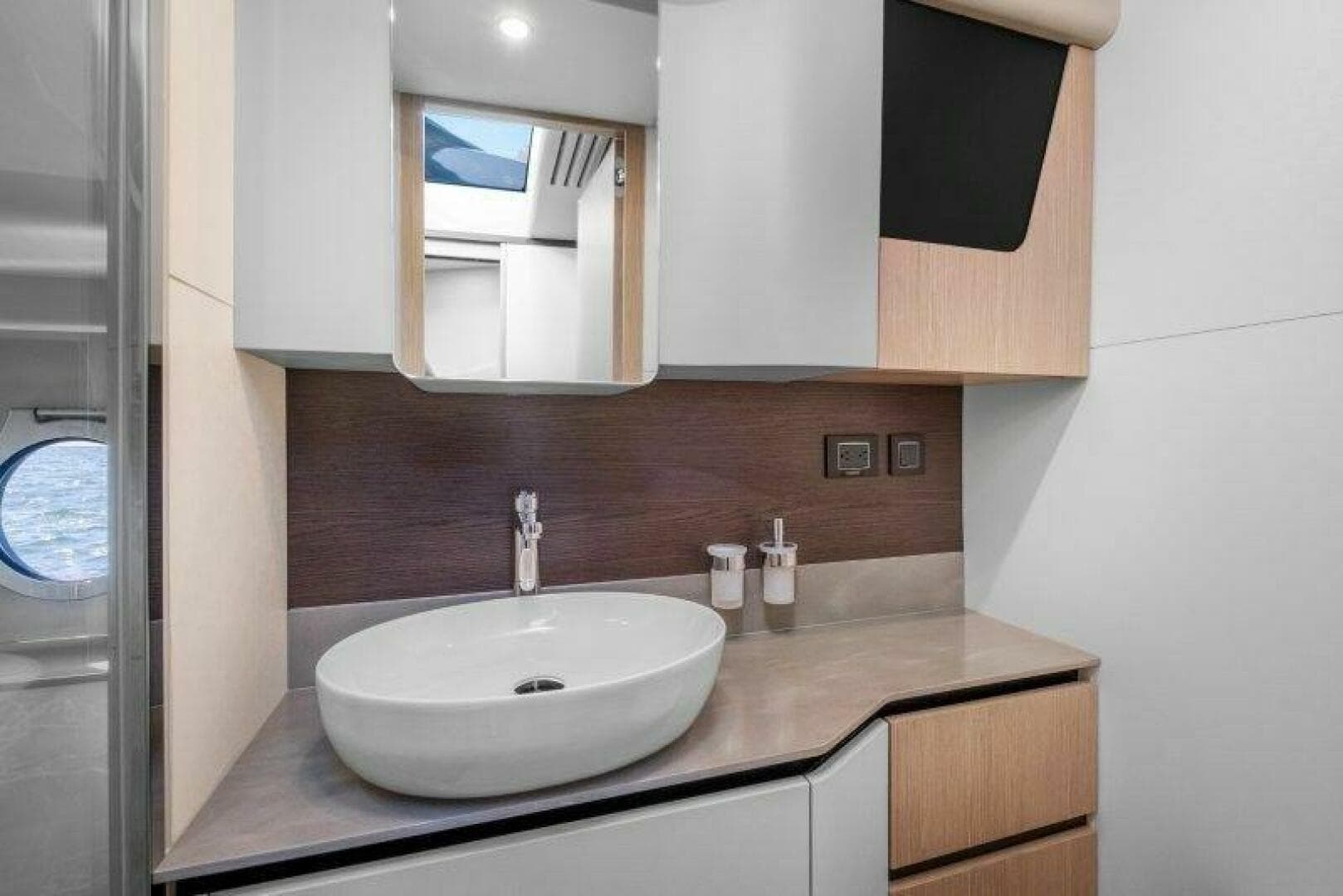 2026 Absolute 48 Coupe — photo 26