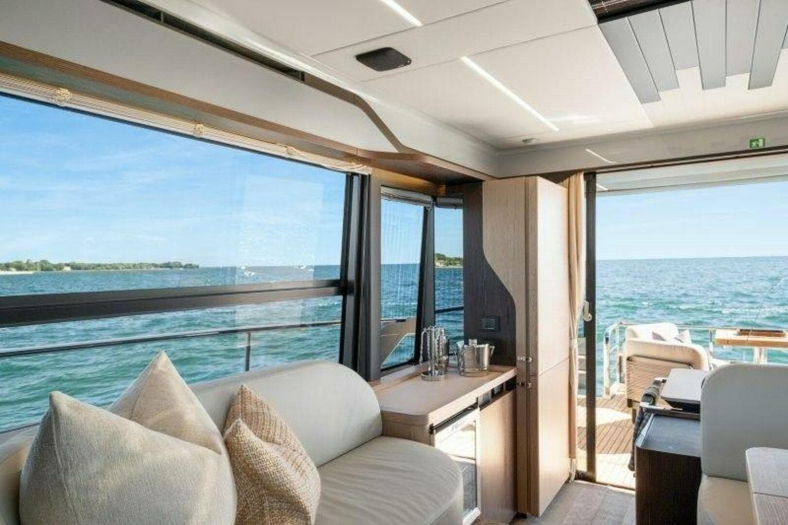 2026 Absolute 48 Coupe — photo 14