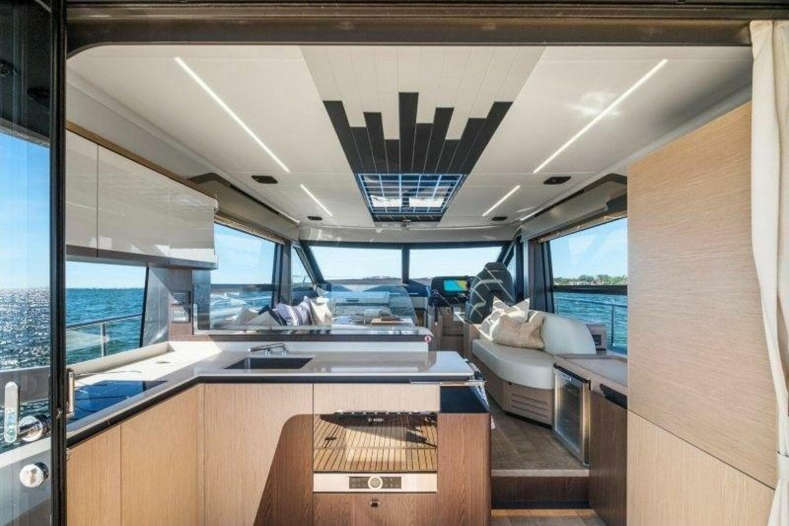 2026 Absolute 48 Coupe — photo 3