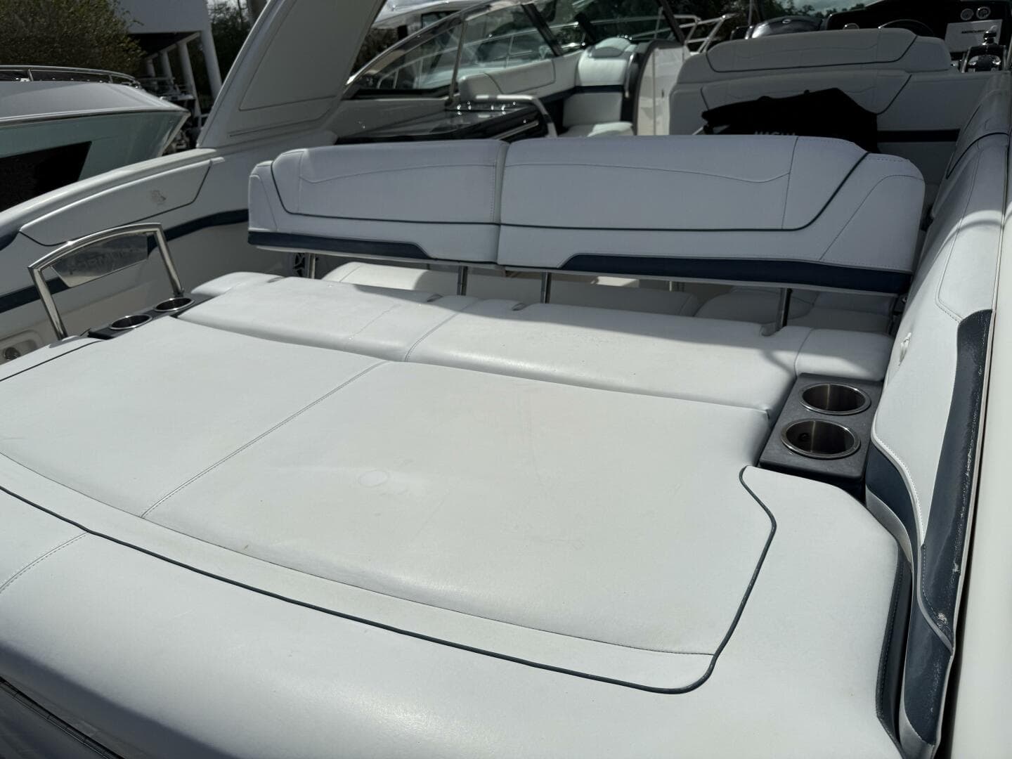 2021 Formula 350 Crossover Bowrider OB — photo 12