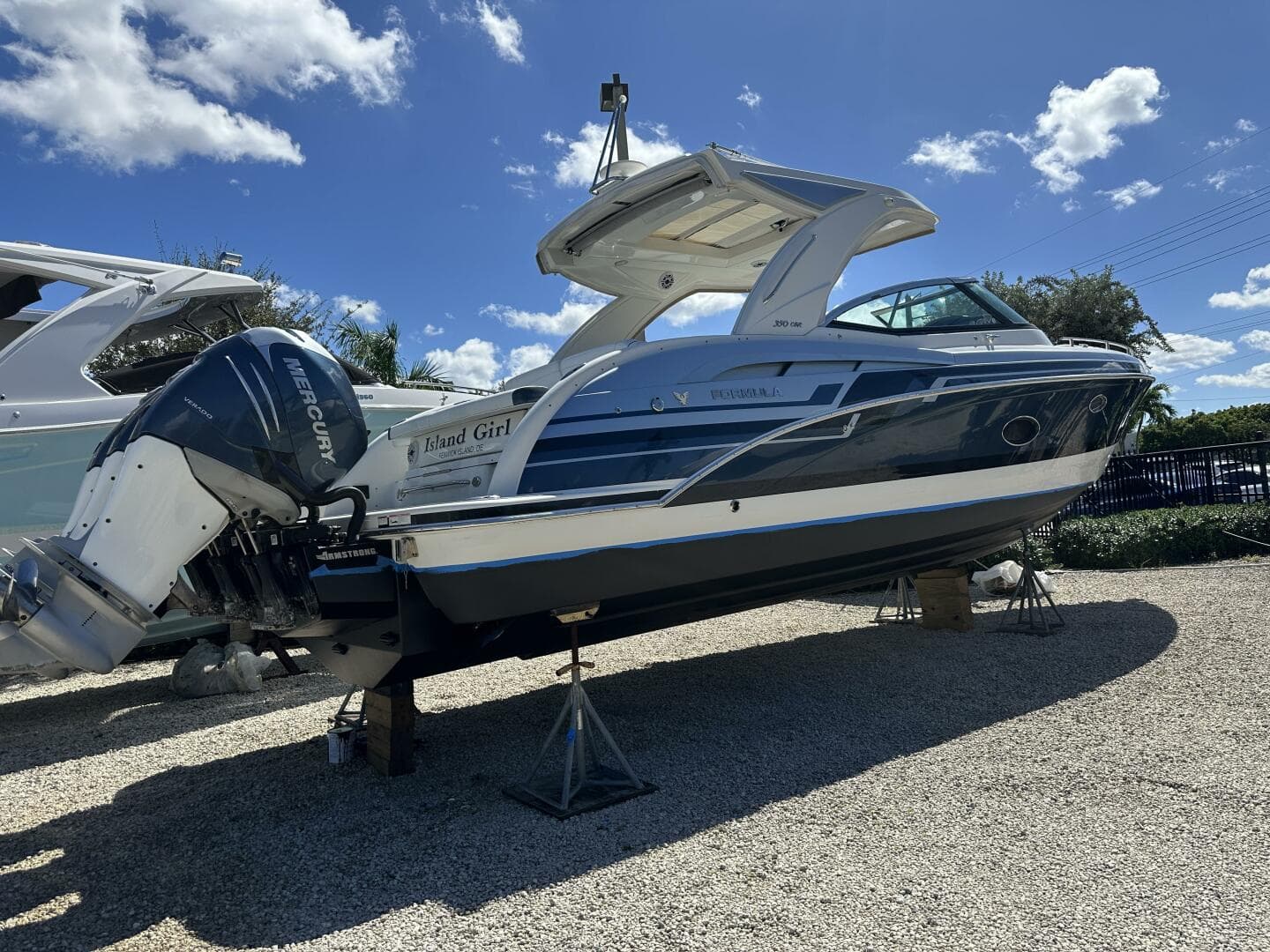 2021 Formula 350 Crossover Bowrider OB — photo 5