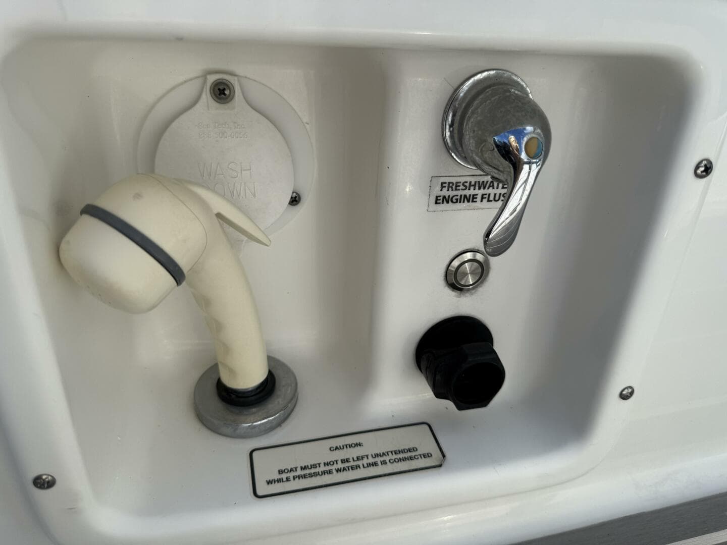 2021 Formula 350 Crossover Bowrider OB — photo 18